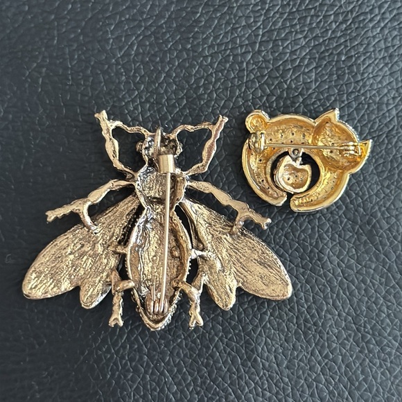 Sparkling Rhinestone Flying Insect and Cat w Kitten Brooch Set - Picture 2 of 3